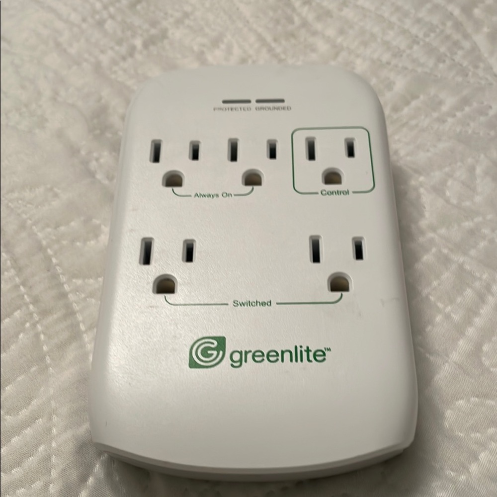 Greenlite 5 Outlet Wall Power Strip White